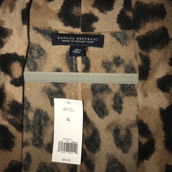Reselling NWT Banana Republic CASHMERE Shrug - Picture 1 of 6